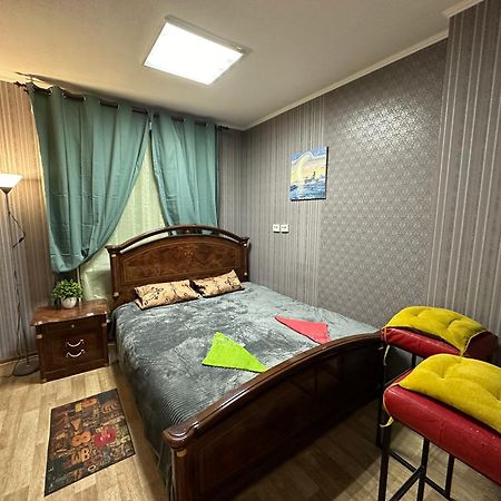 Ararat-Poznyaki Hostel Киев Екстериор снимка