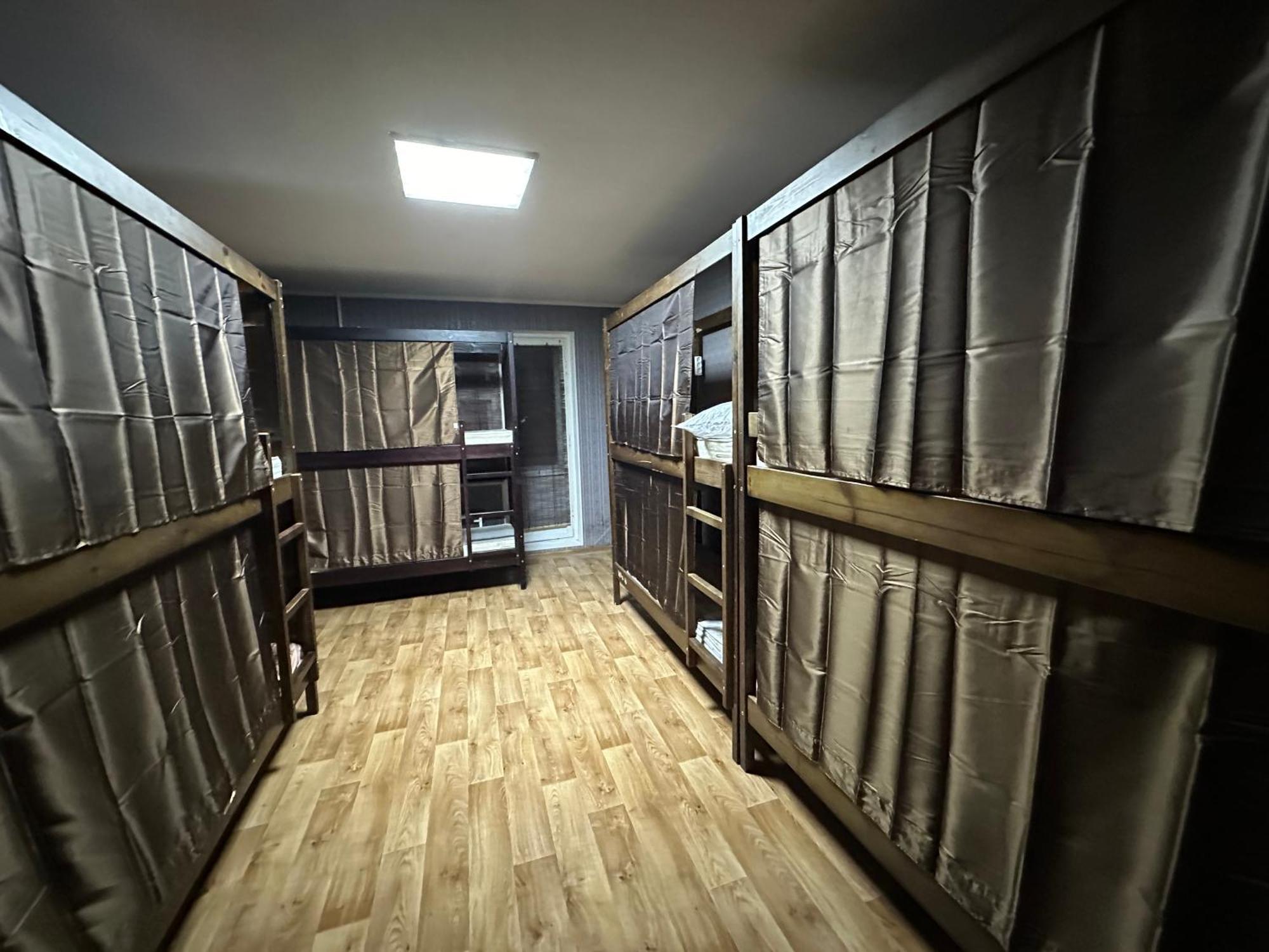 Ararat-Poznyaki Hostel Киев Екстериор снимка