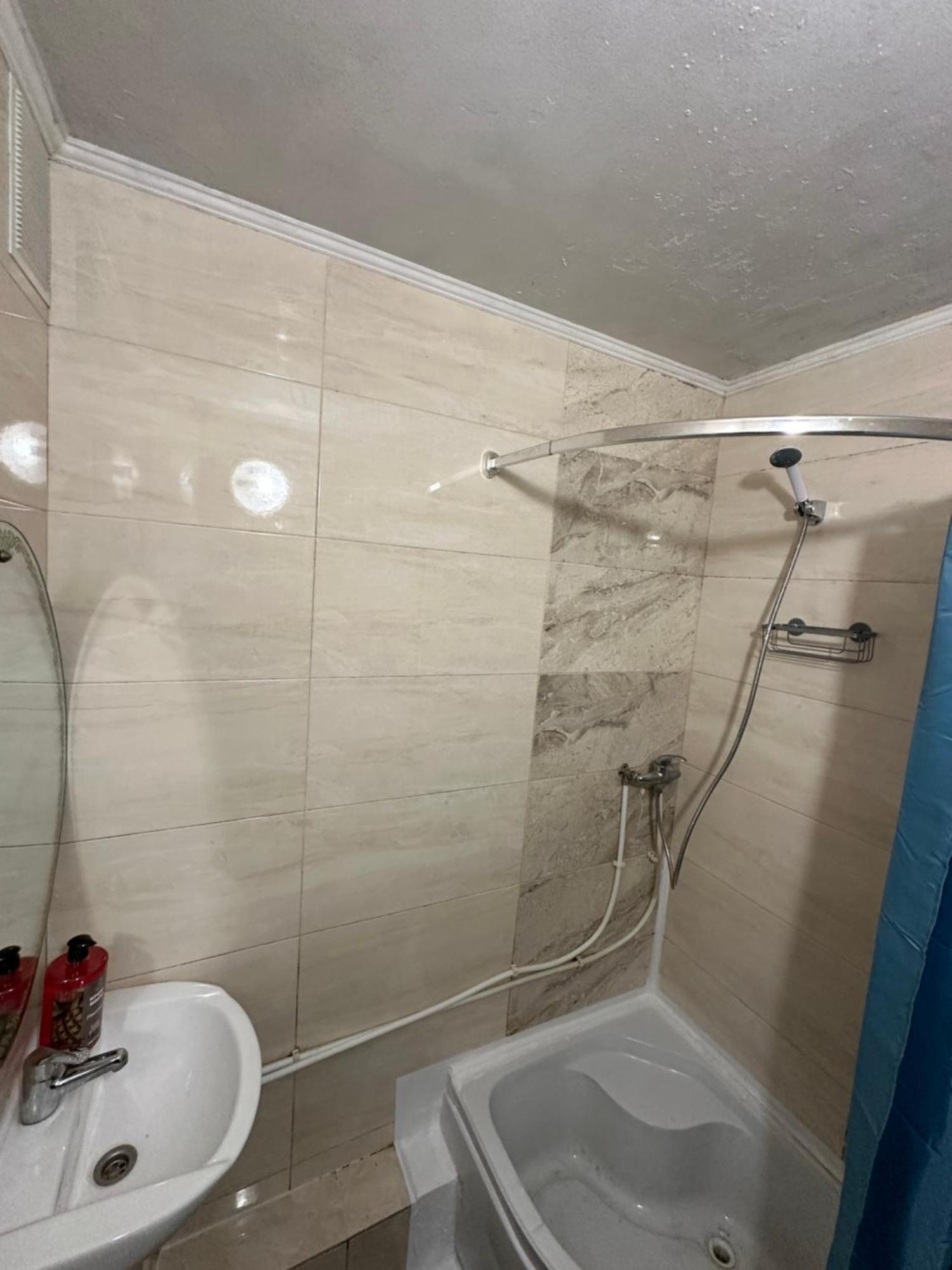 Ararat-Poznyaki Hostel Киев Екстериор снимка